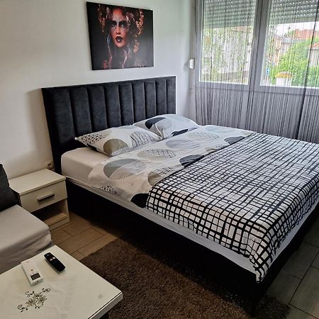 Apartment Sven Vinkovci Buitenkant foto