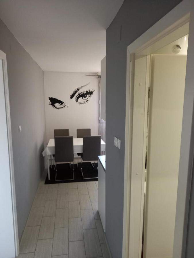Apartment Sven Vinkovci Buitenkant foto