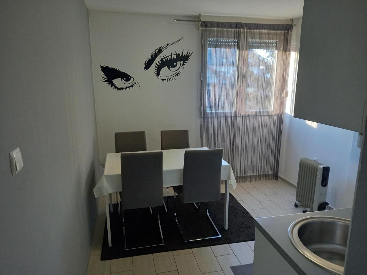 Apartment Sven Vinkovci Buitenkant foto