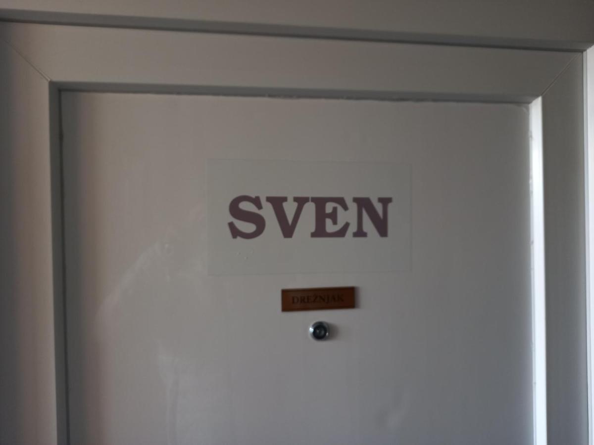 Apartment Sven Vinkovci Buitenkant foto