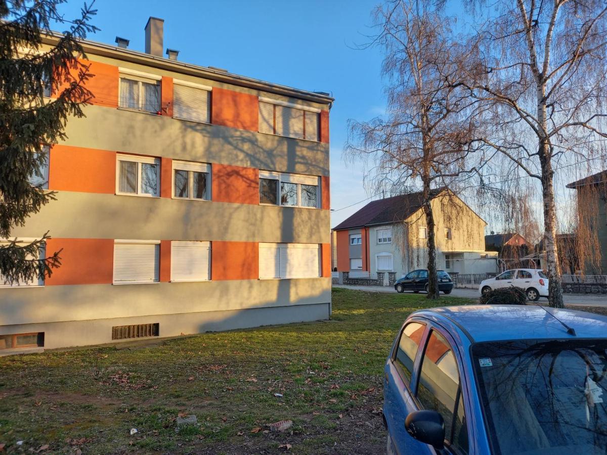 Apartment Sven Vinkovci Buitenkant foto